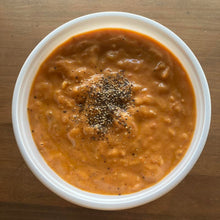 画像をギャラリービューアに読み込む, ジャガイモのドライカレーソース　桜えびのトマトクリームソース　林檎とキャラメルのケーキ（タルトタタン風）（12/12　発送分）
