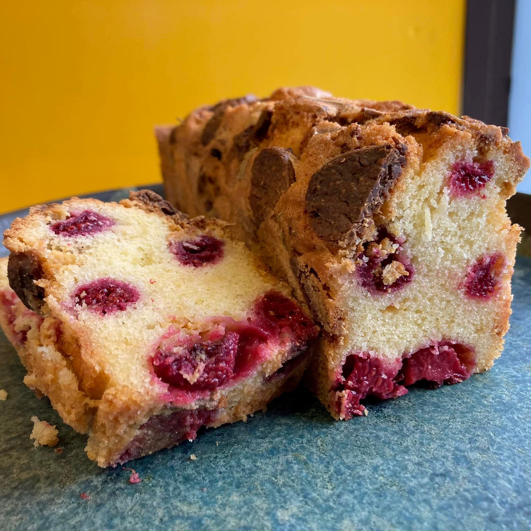 イカと菜の花のアラビアータソース　ツナとごぼうのドライカレーソース　ホワイトチョコとラズベリーのケーキ（12/13　発送分）